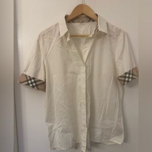Burberry Vintage women white shirt with the nova check and sort sleeves.